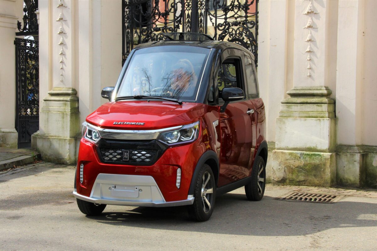 Skuter elektryczny zabudowany Futuri 4